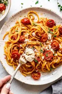 Roasted tomato sauce pasta