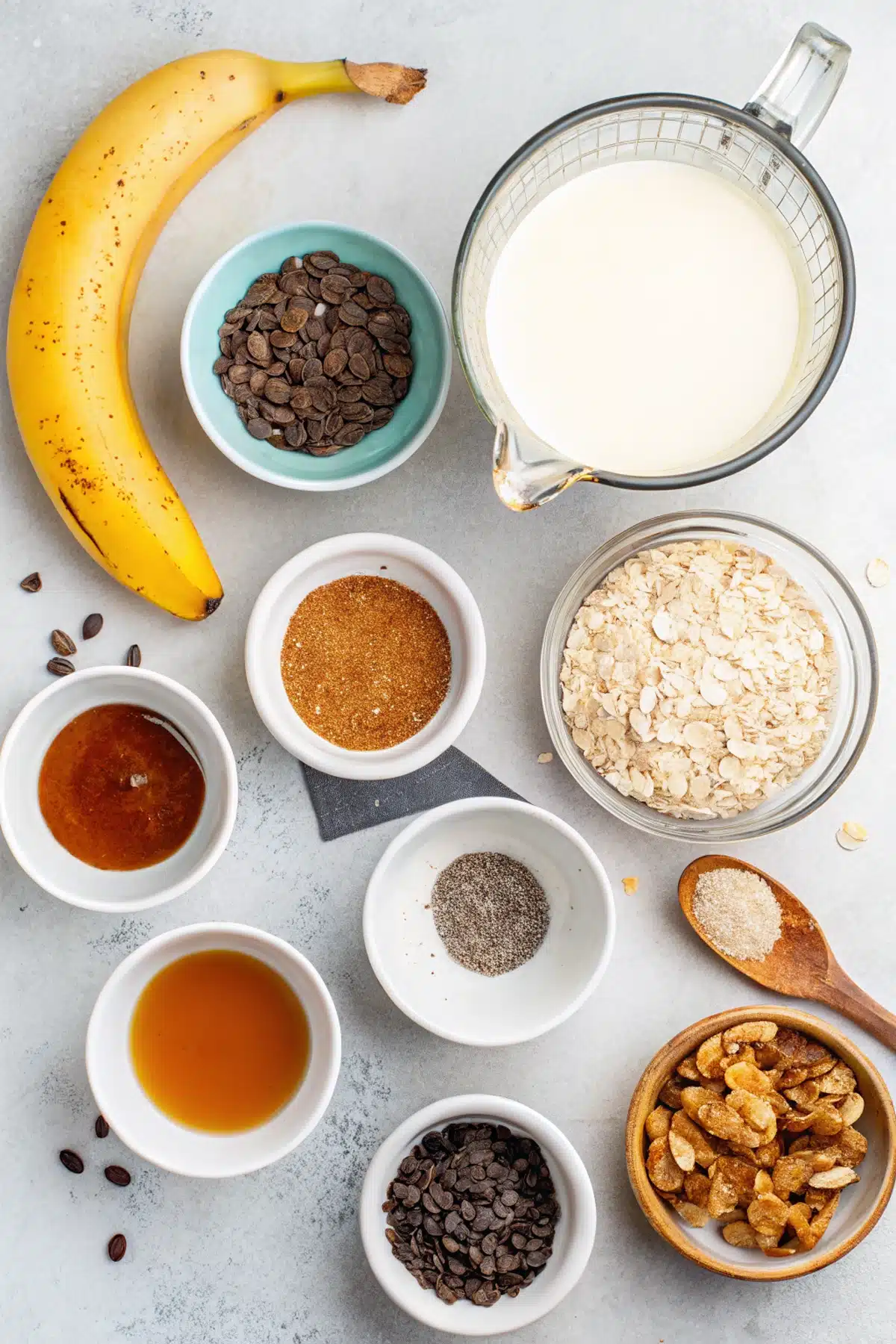 Banana-Chia-Overnight-Oats-ingredients